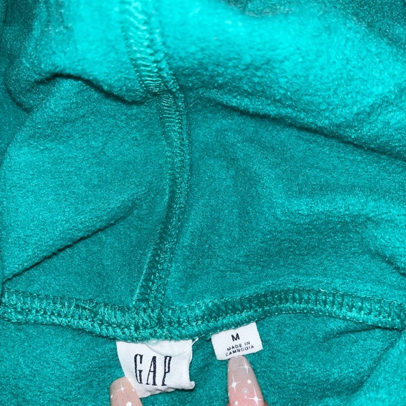 GAP Hoodie - Picture 3 of 3